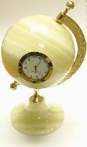 Сувенир из оникса "Глобус с часами" 